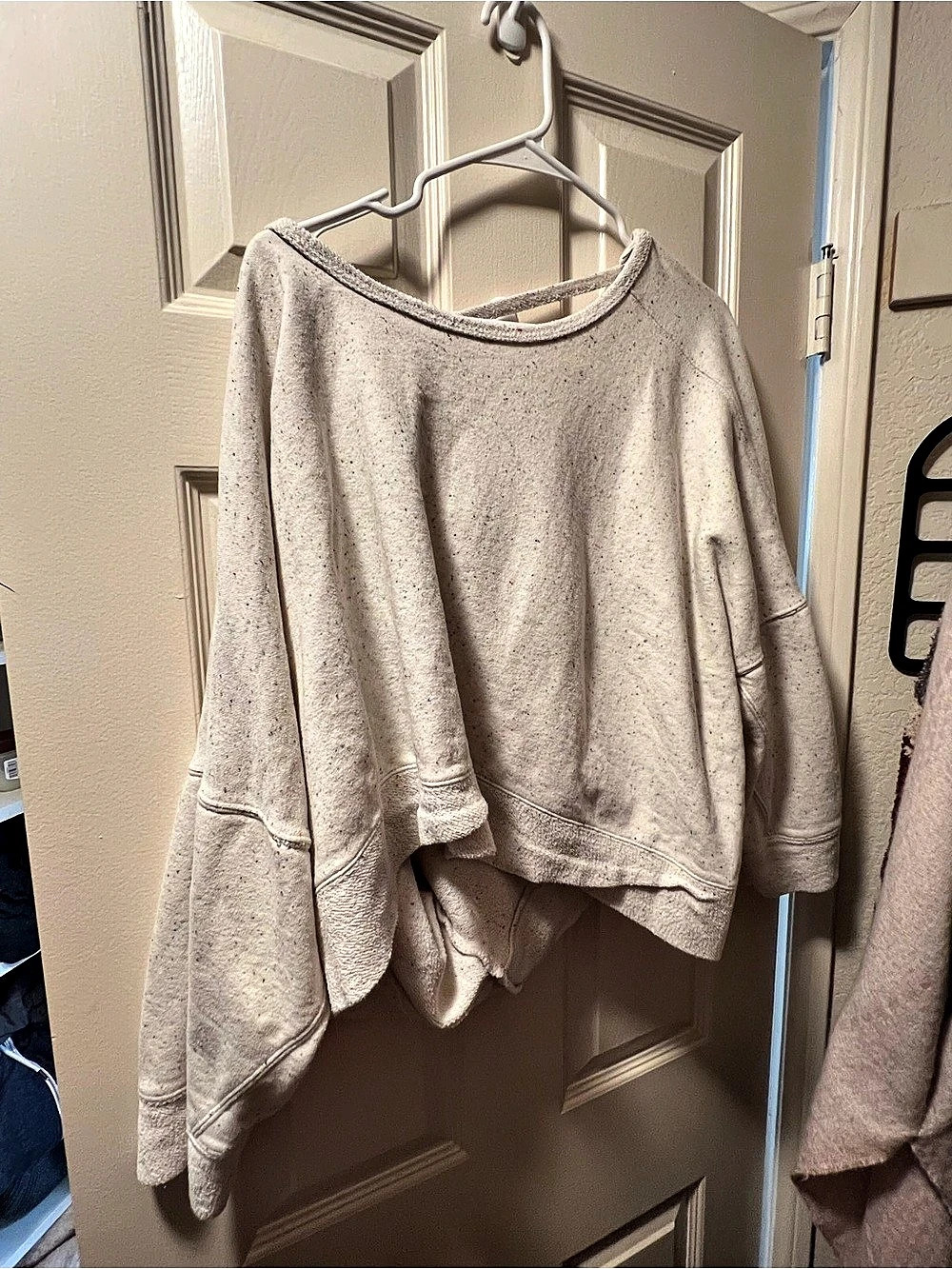 Love aritxh Loose open back sweater